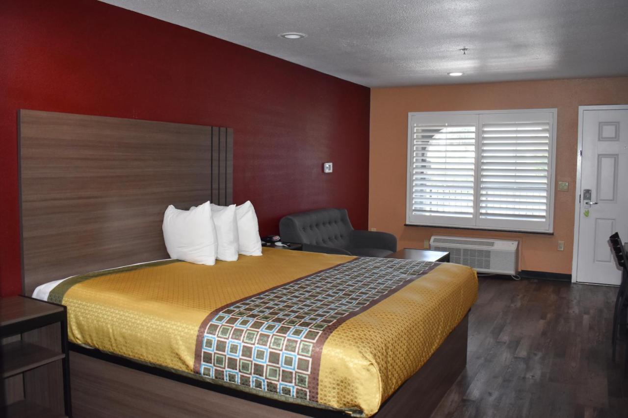 Baymont By Wyndham Manteca Exterior foto
