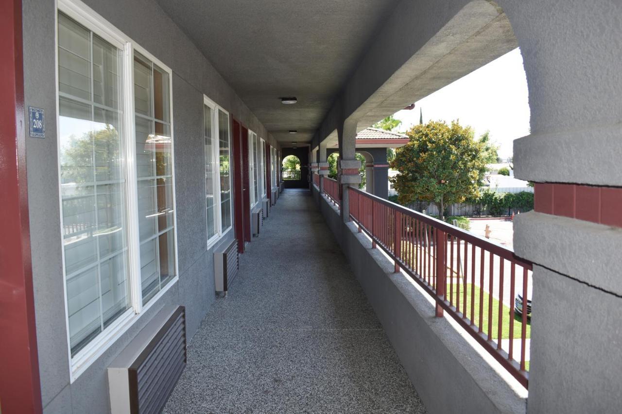 Baymont By Wyndham Manteca Exterior foto
